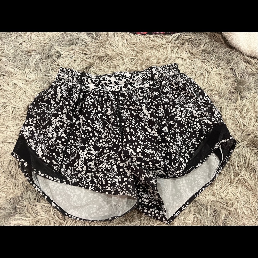 Size 4 lululemon shorts